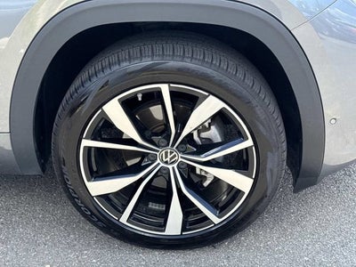 2024 Volkswagen Atlas Cross Sport 2.0T SEL Premium R-Line
