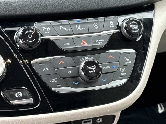 2020 Chrysler Pacifica Touring L