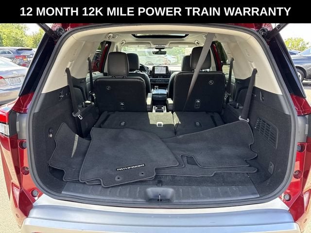 2023 Nissan Pathfinder SL