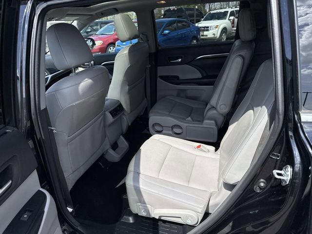 2016 Toyota Highlander Limited Platinum V6