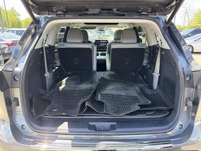 2022 Toyota Highlander Platinum