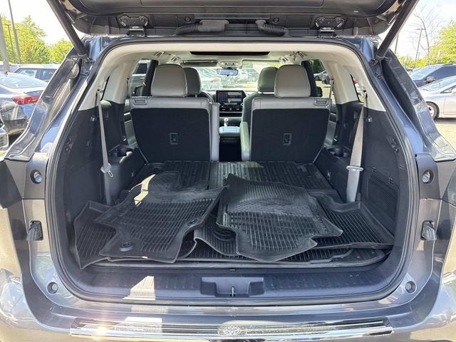 2022 Toyota Highlander Platinum
