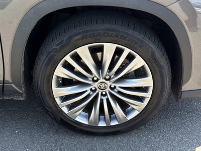 2022 Toyota Highlander Platinum
