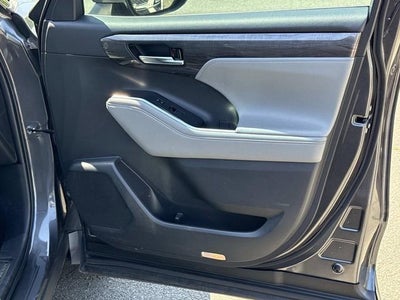 2022 Toyota Highlander Platinum