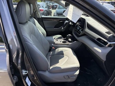 2022 Toyota Highlander Platinum