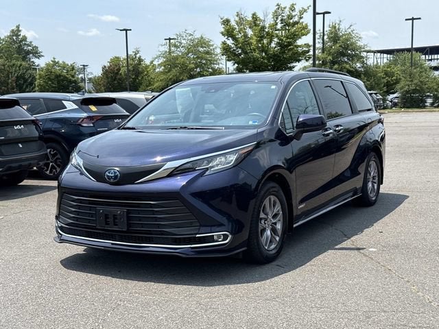 2021 Toyota Sienna XLE