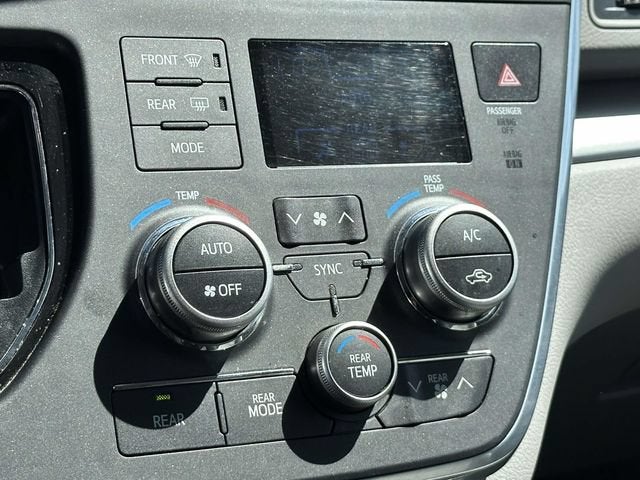 2015 Toyota Sienna LE
