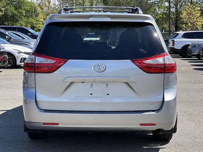 2015 Toyota Sienna LE