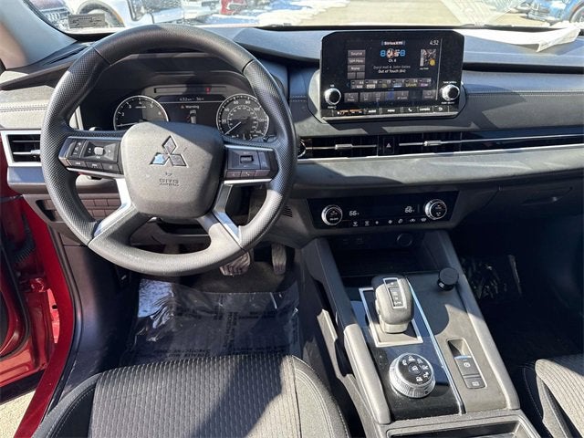 2022 Mitsubishi Outlander ES