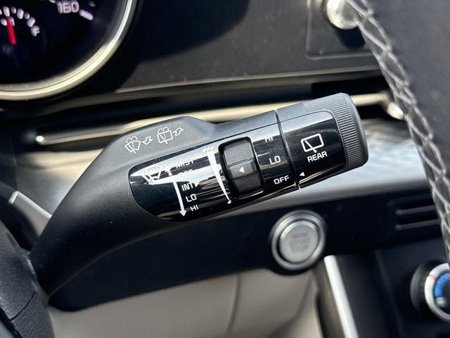 2024 Kia Carnival LX