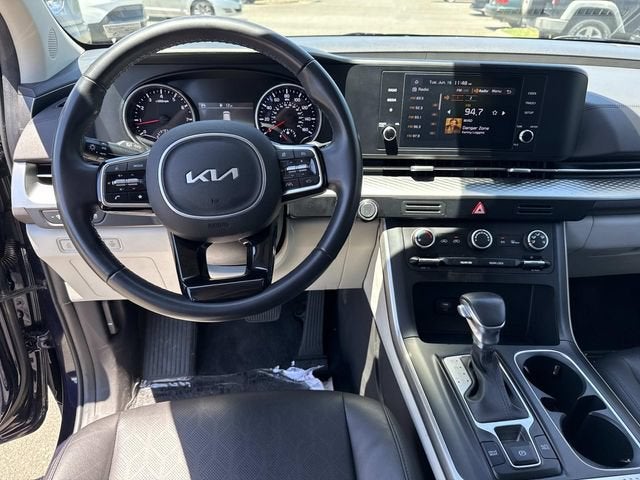 2024 Kia Carnival LX