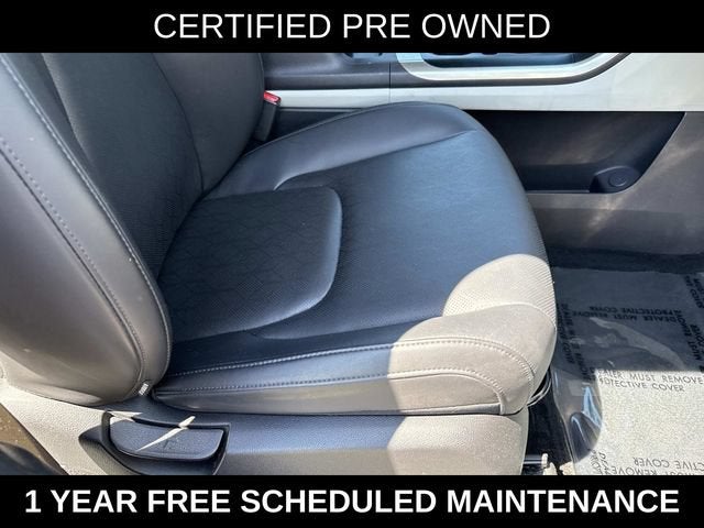 2023 Kia Carnival LX Seat Package