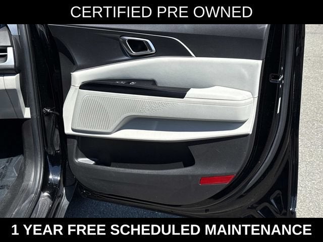 2023 Kia Carnival LX Seat Package
