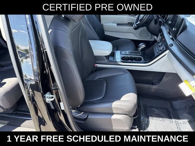 2023 Kia Carnival LX Seat Package