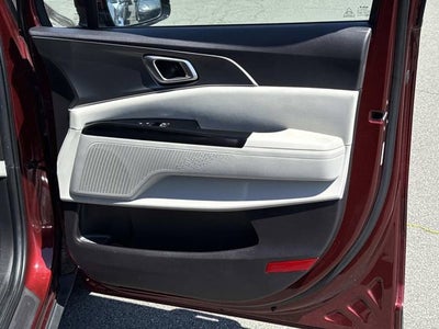 2024 Kia Carnival LX
