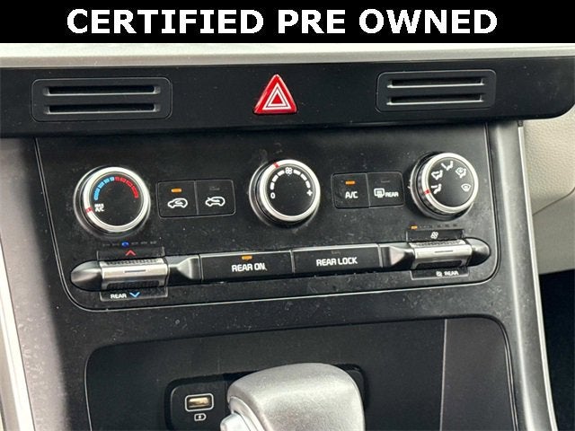 2024 Kia Carnival LX