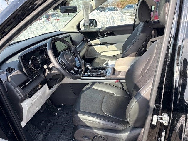 2024 Kia Carnival EX