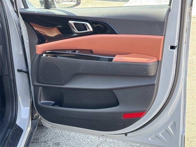 2024 Kia Carnival SX