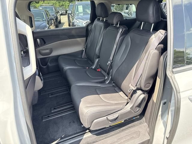 2025 Kia Carnival SX