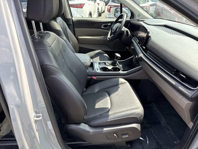 2025 Kia Carnival SX