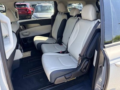2025 Kia Carnival SX
