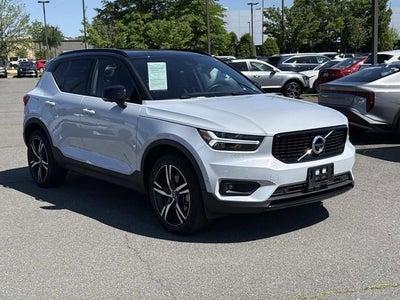 2020 Volvo XC40 R-Design