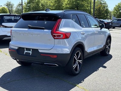 2020 Volvo XC40 R-Design