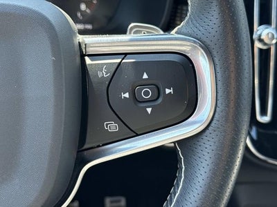 2020 Volvo XC40 R-Design