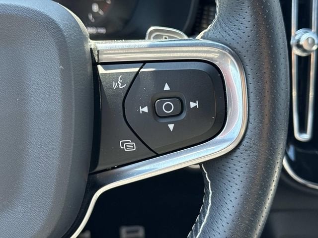 2020 Volvo XC40 R-Design