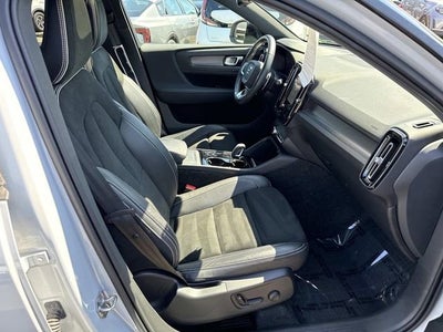 2020 Volvo XC40 R-Design